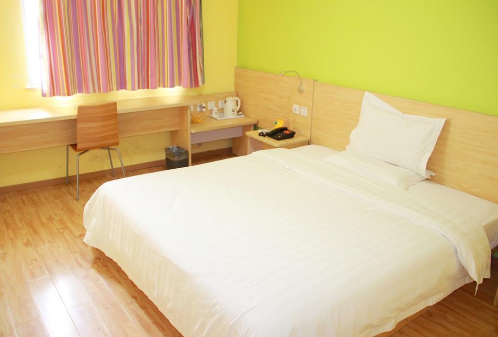 7Days Inn Qingdao Haiyunan Xinglong Road Oda fotoğraf